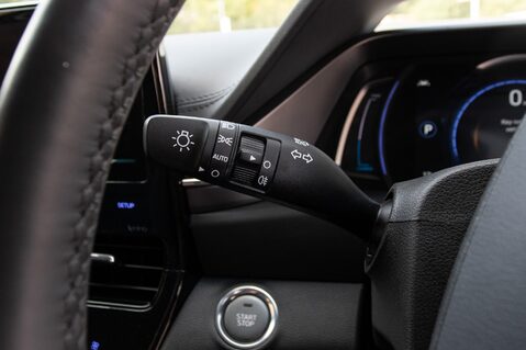 Hyundai IONIQ PREMIUM 18