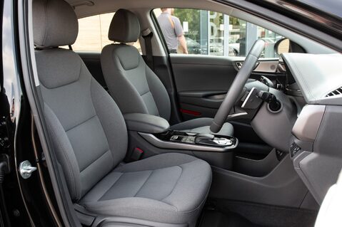 Hyundai IONIQ PREMIUM 31