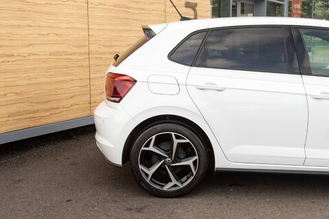 Volkswagen Polo R-LINE TSI 7
