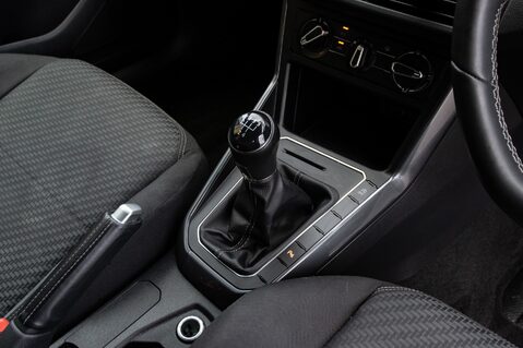 Volkswagen Polo R-LINE TSI 31