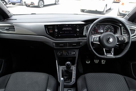 Volkswagen Polo R-LINE TSI 3