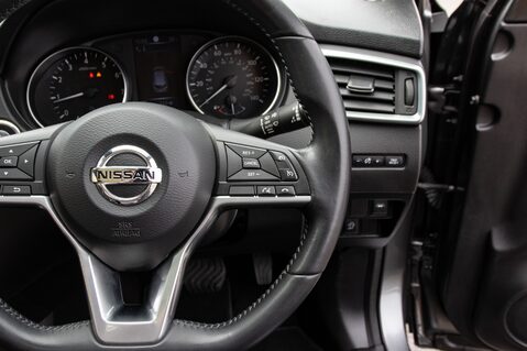 Nissan Qashqai TEKNA DIG-T XTRONIC 21