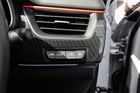 Renault Arkana RS LINE TCE EDC MHEV 16