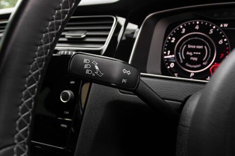 Volkswagen Golf R TSI 4MOTION DSG 17