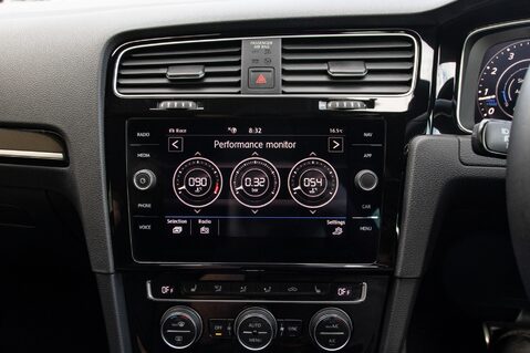 Volkswagen Golf R TSI 4MOTION DSG 26