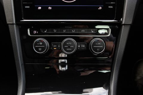 Volkswagen Golf R TSI 4MOTION DSG 33