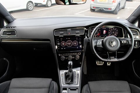 Volkswagen Golf R TSI 4MOTION DSG 3