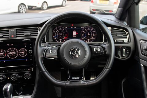 Volkswagen Golf R TSI 4MOTION DSG 21