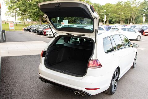 Volkswagen Golf R TSI 4MOTION DSG 35