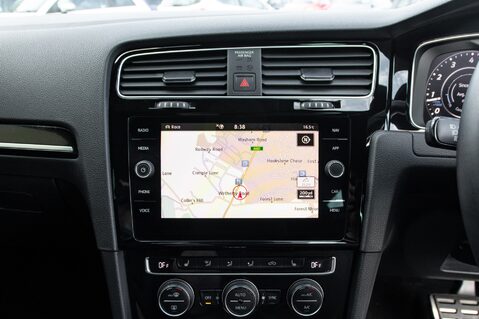 Volkswagen Golf R TSI 4MOTION DSG 30