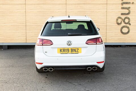 Volkswagen Golf R TSI 4MOTION DSG 6