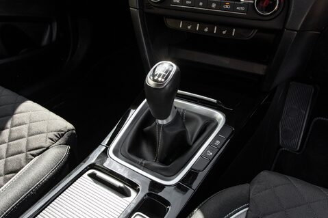 Kia Pro Ceed GT-LINE ISG 33