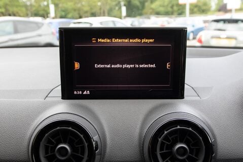 Audi Q2 TFSI SE 27
