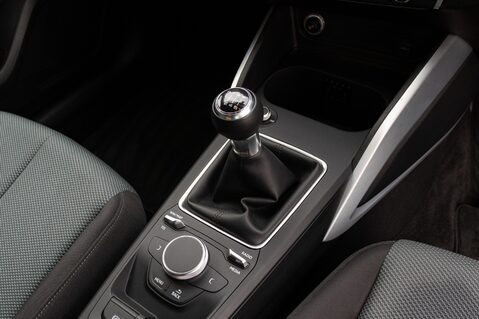 Audi Q2 TFSI SE 32