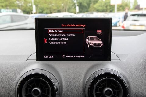 Audi Q2 TFSI SE 23