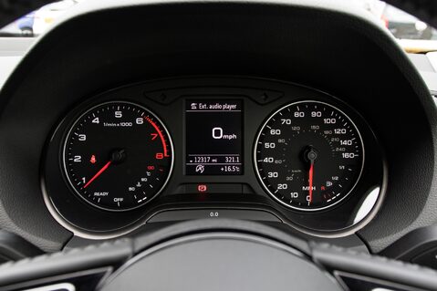 Audi Q2 TFSI SE 15
