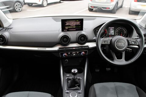 Audi Q2 TFSI SE 3
