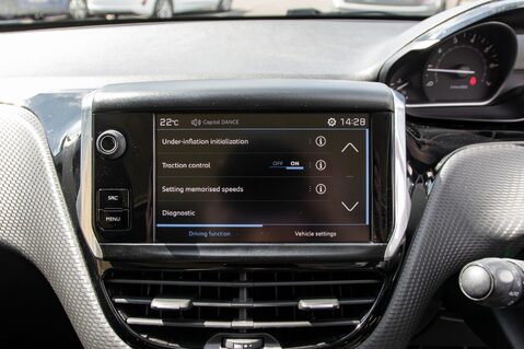 Peugeot 208 PURETECH ALLURE PREMIUM 27