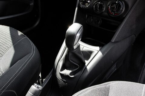 Peugeot 208 PURETECH ALLURE PREMIUM 34