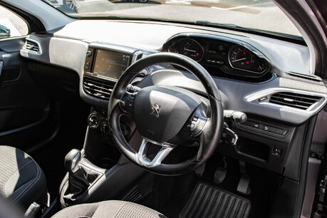 Peugeot 208 PURETECH ALLURE PREMIUM