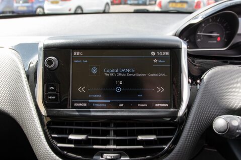 Peugeot 208 PURETECH ALLURE PREMIUM 23