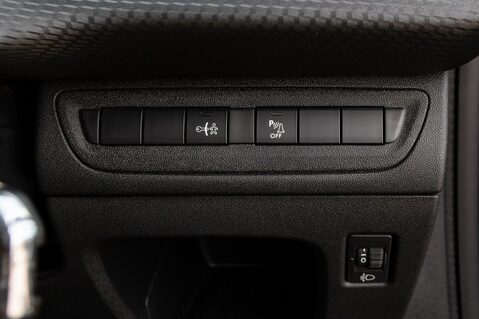 Peugeot 208 PURETECH ALLURE PREMIUM 16