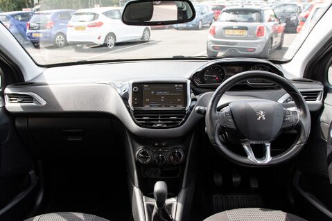 Peugeot 208 PURETECH ALLURE PREMIUM 3
