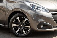 Peugeot 208 PURETECH ALLURE PREMIUM 11