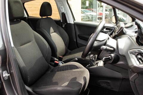 Peugeot 208 PURETECH ALLURE PREMIUM 32
