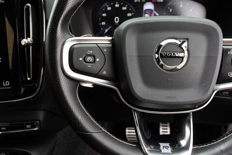 Volvo XC40 D3 R-DESIGN PRO 19