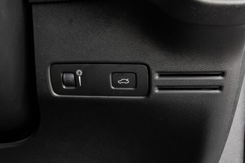 Volvo XC40 D3 R-DESIGN PRO 16