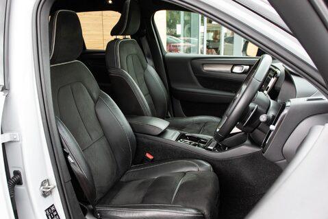 Volvo XC40 D3 R-DESIGN PRO 29