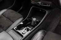 Volvo XC40 D3 R-DESIGN PRO 32