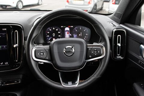 Volvo XC40 D3 R-DESIGN PRO 21