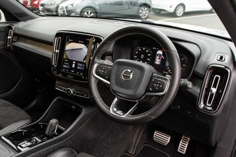 Volvo XC40 D3 R-DESIGN PRO 4