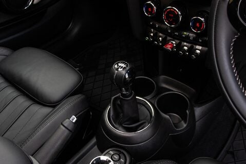 Mini Hatch COOPER EXCLUSIVE 33