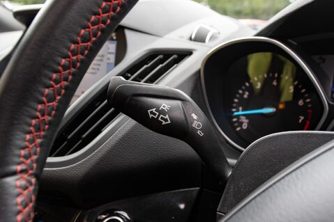 Ford Kuga ST-LINE EDITION 17