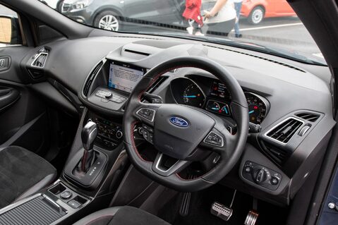 Ford Kuga ST-LINE EDITION 4
