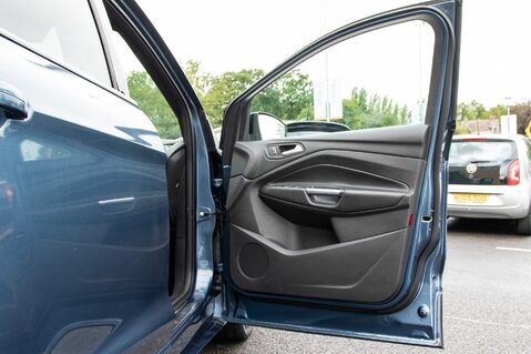 Ford Kuga ST-LINE EDITION 14