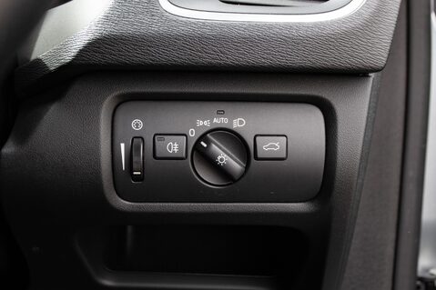 Volvo V40 D4 R-DESIGN PRO 16