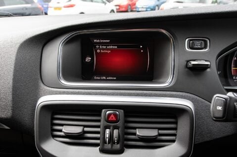 Volvo V40 D4 R-DESIGN PRO 26