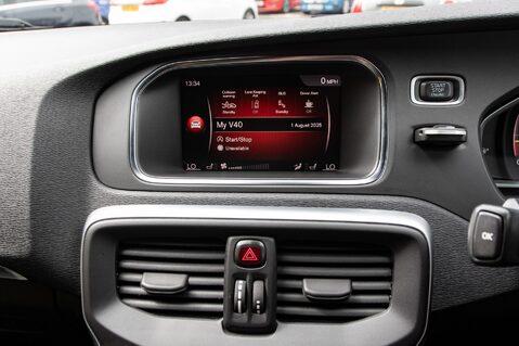 Volvo V40 D4 R-DESIGN PRO 27