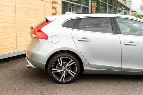 Volvo V40 D4 R-DESIGN PRO 7