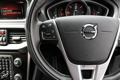 Volvo V40 D4 R-DESIGN PRO 19