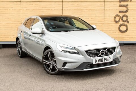 Volvo V40 D4 R-DESIGN PRO 1