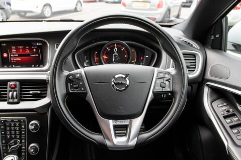Volvo V40 D4 R-DESIGN PRO 21
