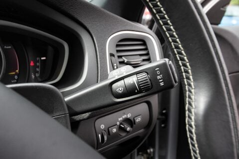 Volvo V40 D4 R-DESIGN PRO 18
