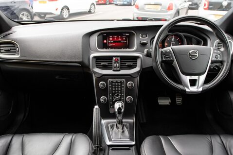 Volvo V40 D4 R-DESIGN PRO 3