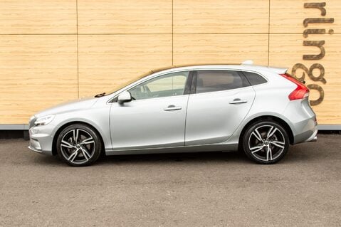 Volvo V40 D4 R-DESIGN PRO 13