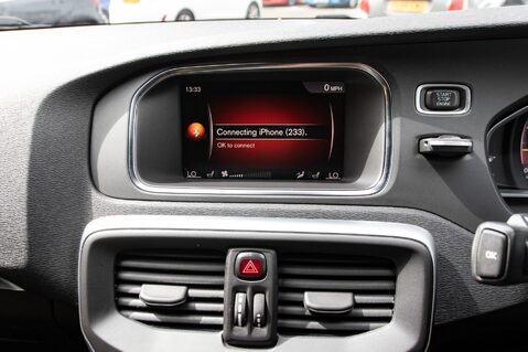 Volvo V40 D4 R-DESIGN PRO 23